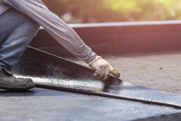 Professional Vapor Barrier Installation technician working in Middlesex, NY